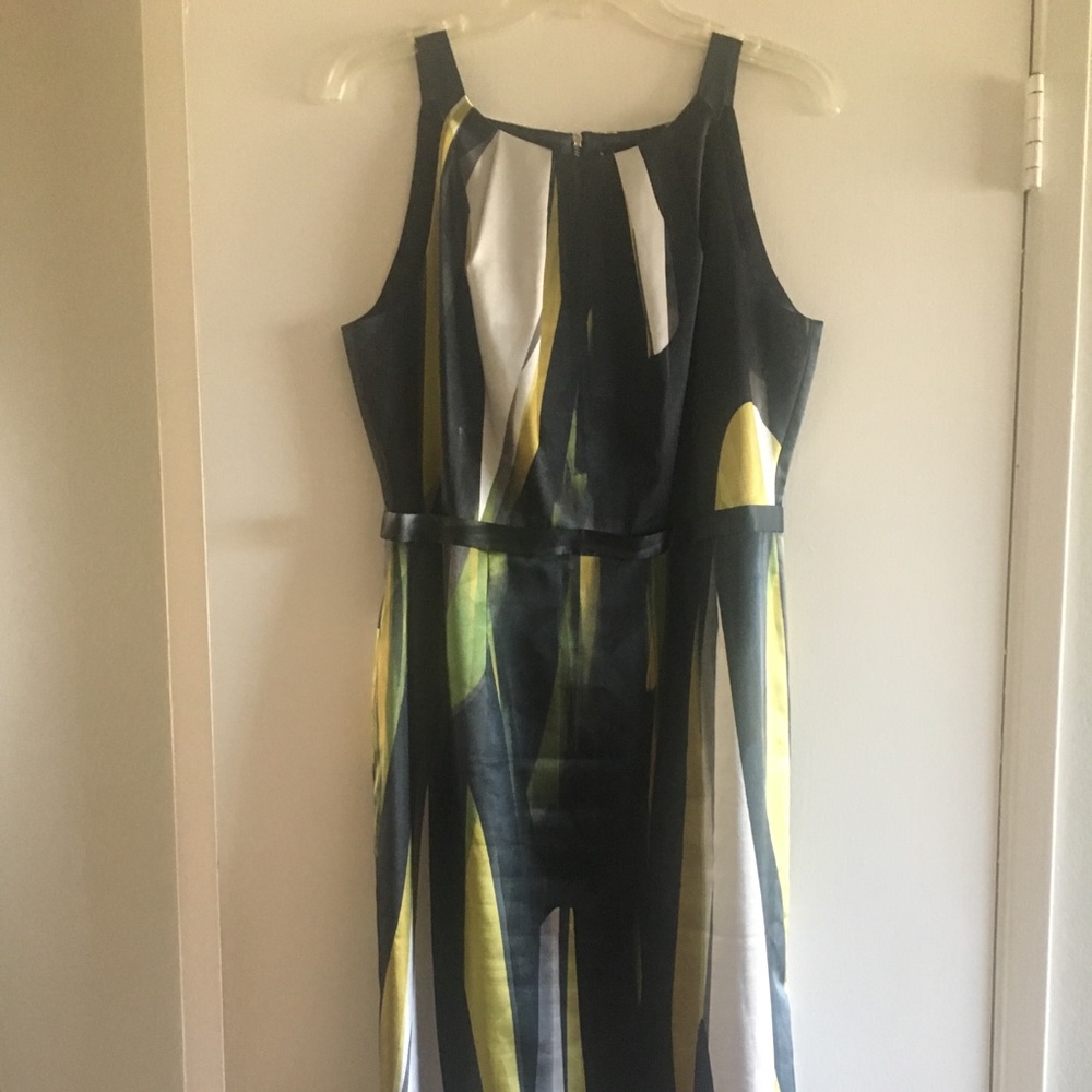 Tahari sleeveless dress